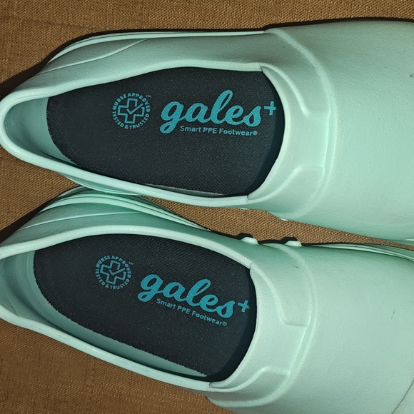 Gales Women's Frontline Nurse Shoes Mint  Slip On Lightweight sz8 - Picture 2 of 5